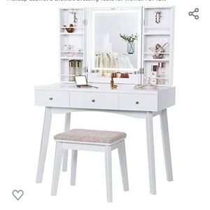Makeup vanity